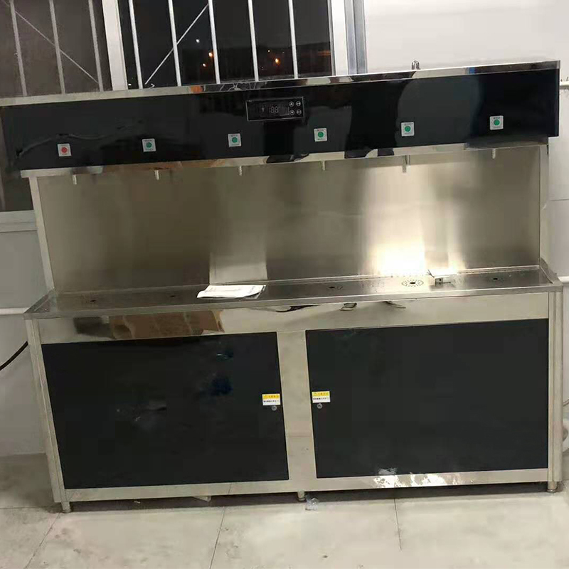 學校飲水機
