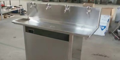 學(xué)校飲水機(jī)設(shè)備哪款好
