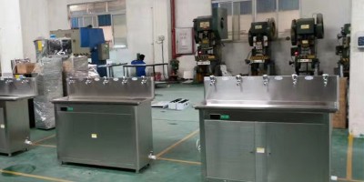 學校多水嘴刷卡直飲水機怎么取水的
