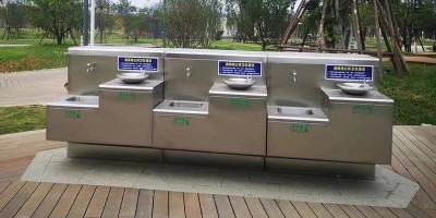 圣藍凈水設備戶外直飲水臺在城市當中的應用