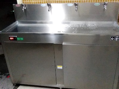 東莞高義包裝選擇圣藍(lán)大容量不銹鋼直飲水機(jī)